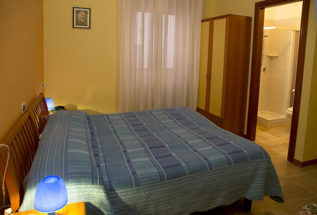 Camere Helios San Giovanni Rotondo Chambre photo